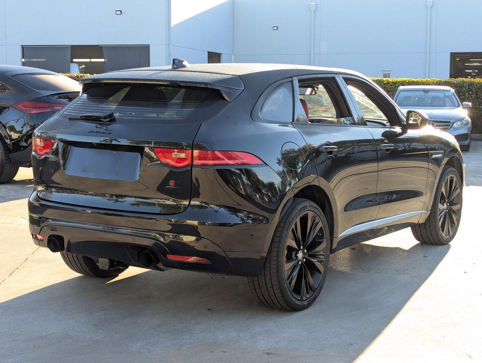 2017 Jaguar F-PACE Vehicle Photo in Pembroke Pines , FL 33027