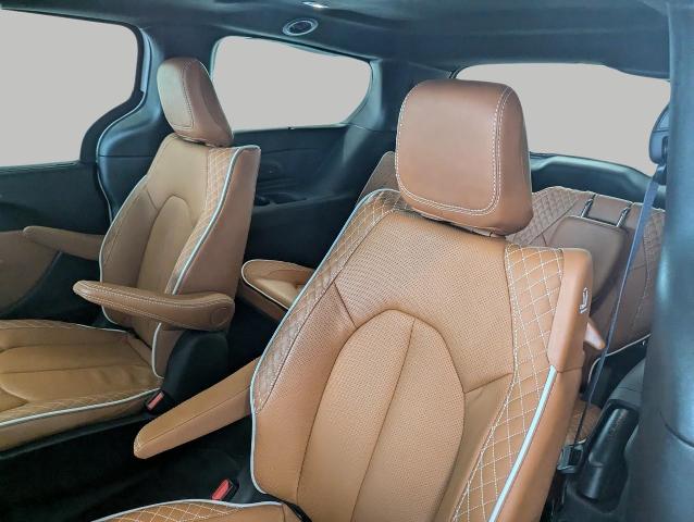 2025 Chrysler Pacifica Vehicle Photo in Oshkosh, WI 54901