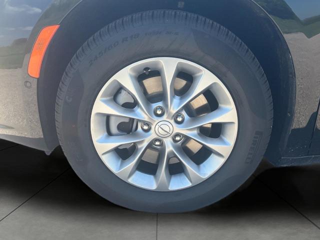 2025 Chrysler Pacifica Vehicle Photo in Kaukauna, WI 54130