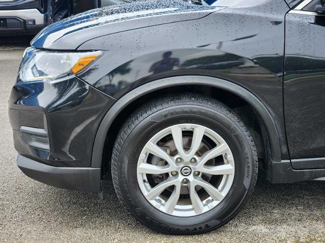 2017 Nissan Rogue Vehicle Photo in DENTON, TX 76210-9321