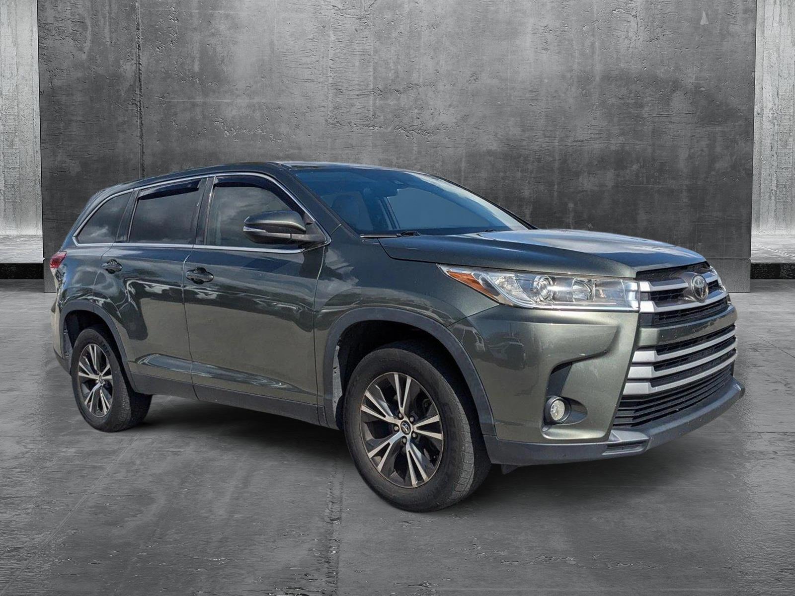 2019 Toyota Highlander Vehicle Photo in Miami, FL 33015