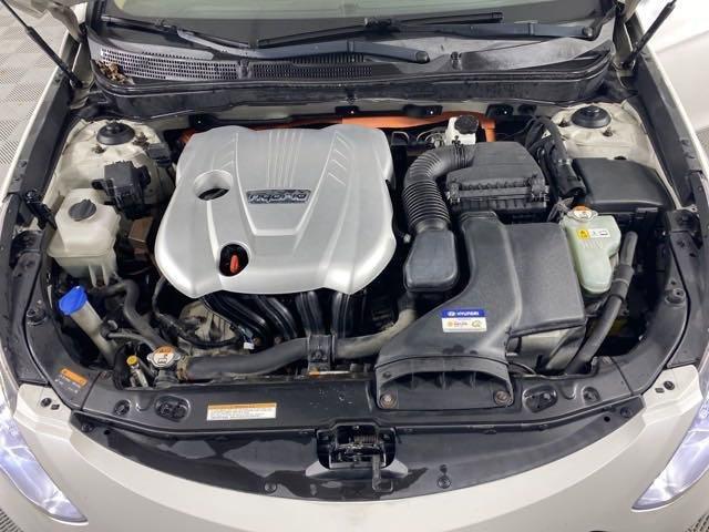 2015 Hyundai Sonata Hybrid Vehicle Photo in MEDINA, OH 44256-9001