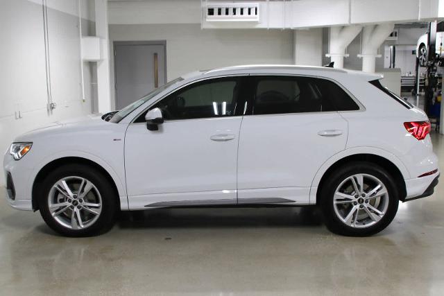 2024 Audi Q3 Vehicle Photo in SUGAR LAND, TX 77478