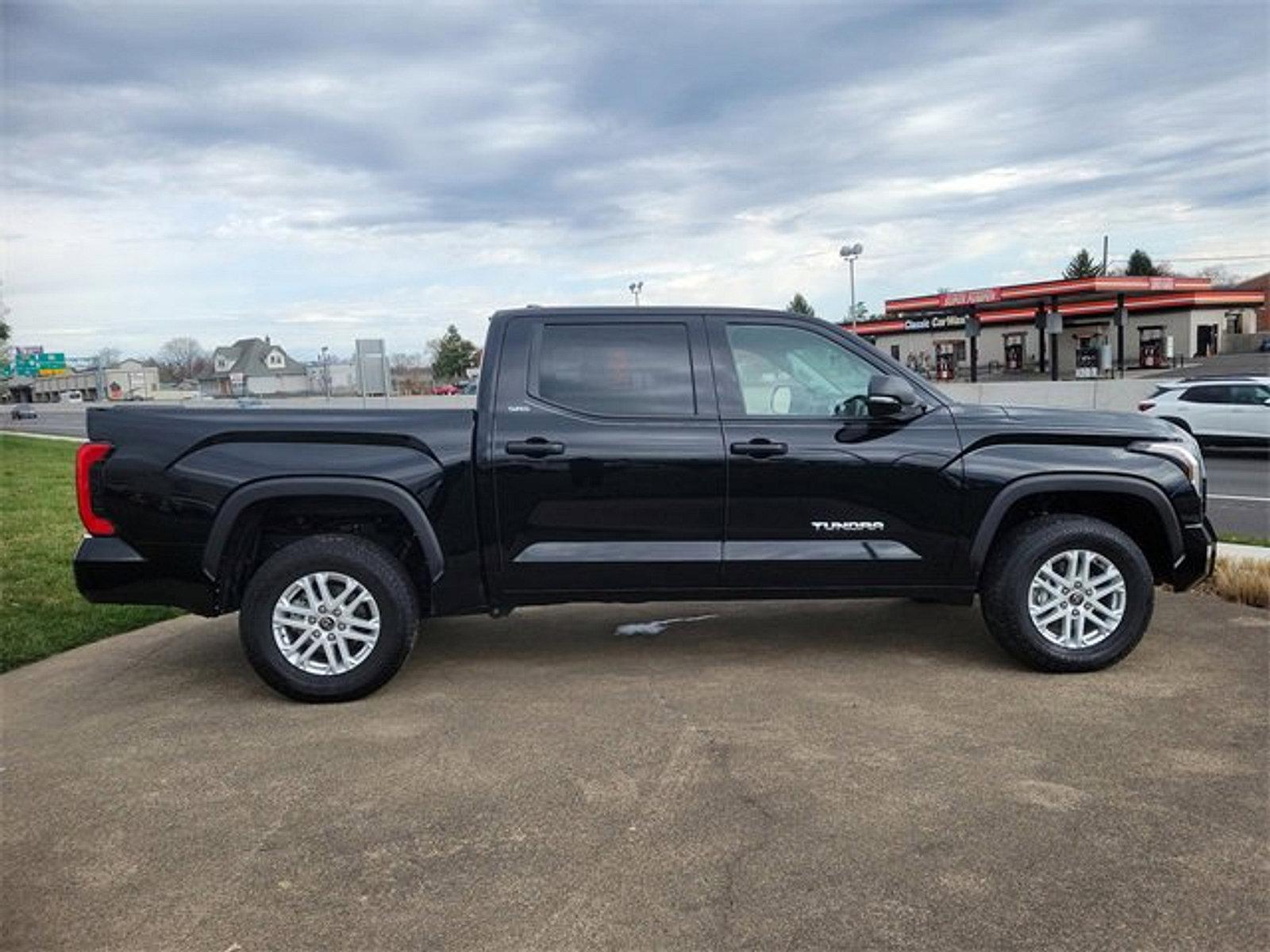2022 Toyota Tundra 4WD Vehicle Photo in Trevose, PA 19053