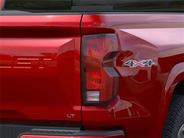 2024 Chevrolet Colorado Vehicle Photo in ENGLEWOOD, CO 80113-6708