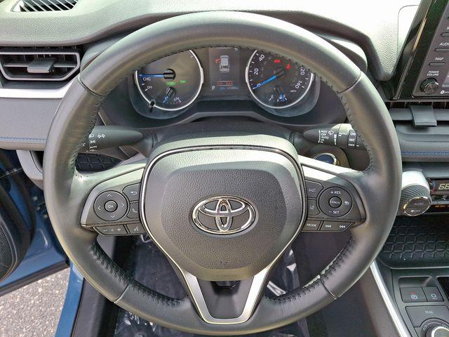2022 Toyota RAV4 Hybrid Vehicle Photo in DANBURY, CT 06810-5034