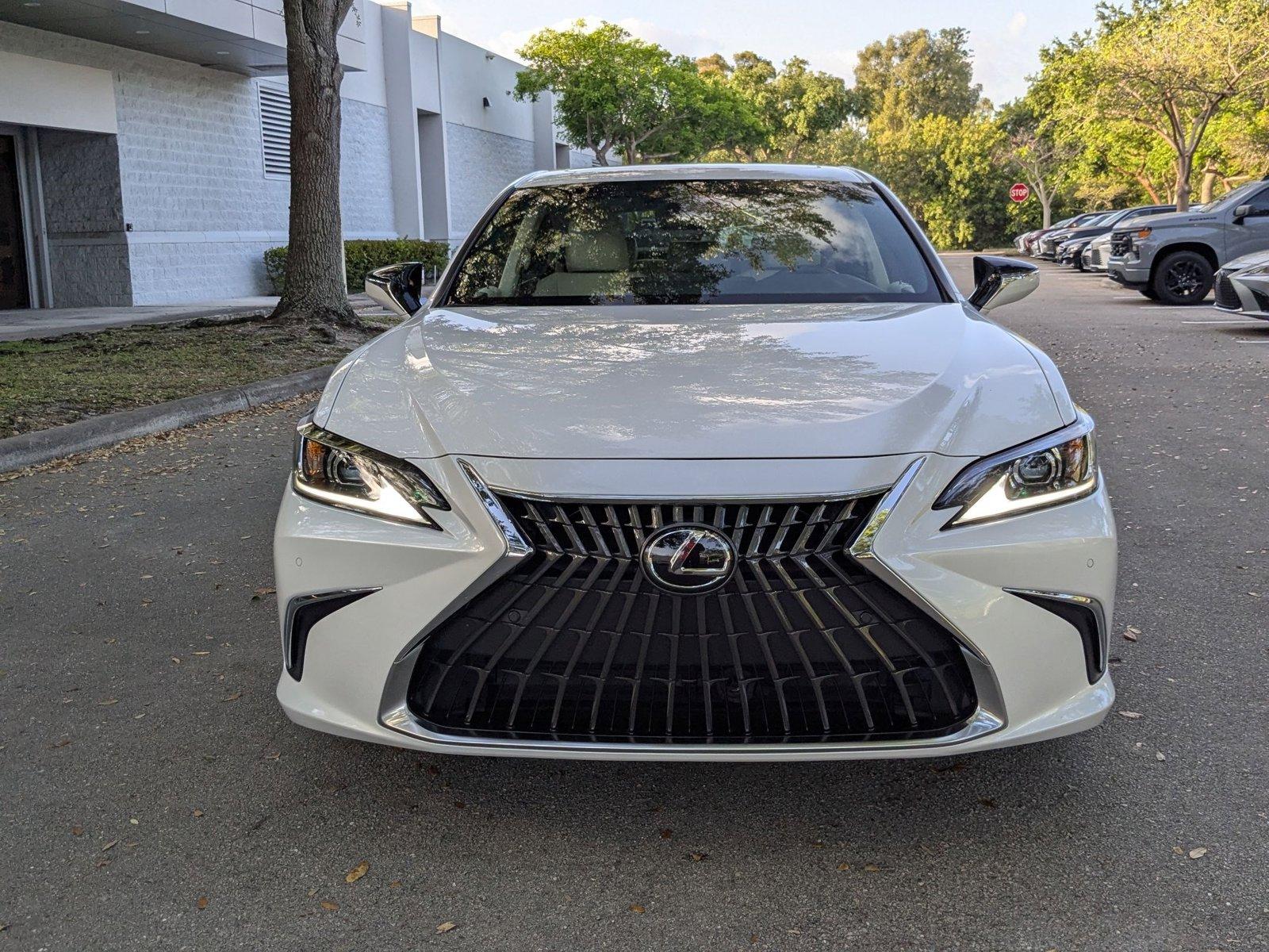 2025 Lexus ES 300h Vehicle Photo in West Palm Beach, FL 33417