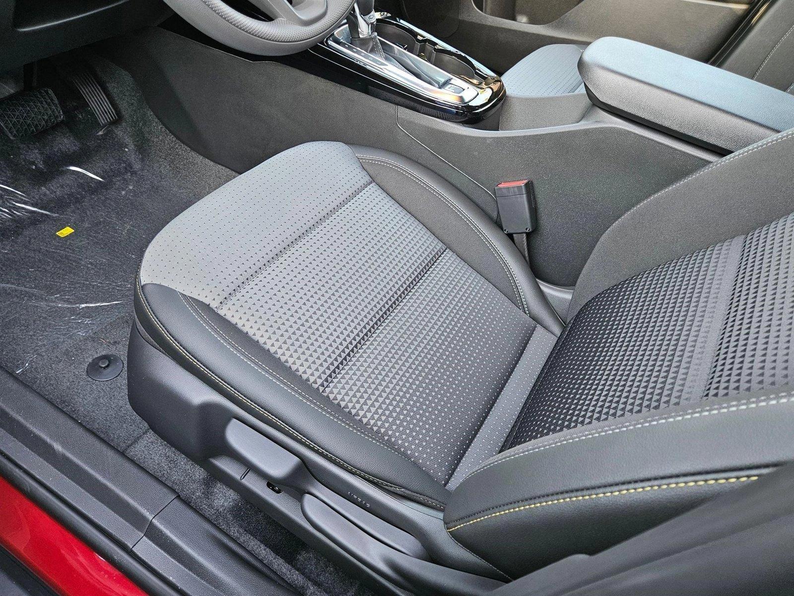 2025 Chevrolet Trax Vehicle Photo in GREENACRES, FL 33463-3207