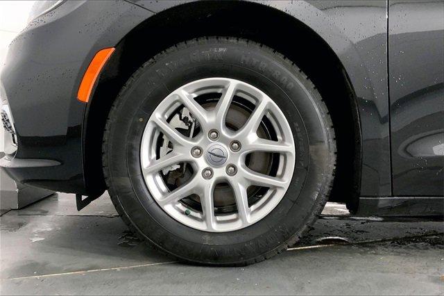 2023 Chrysler Pacifica Vehicle Photo in INDEPENDENCE, MO 64055-1314