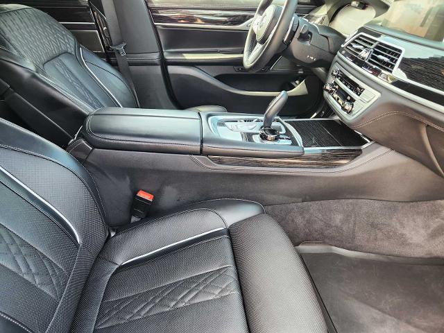 2021 BMW 740i Vehicle Photo in HOUSTON, TX 77079