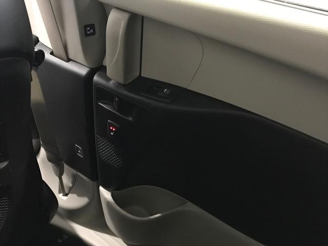 2023 Chrysler Pacifica Vehicle Photo in GREEN BAY, WI 54303-3330