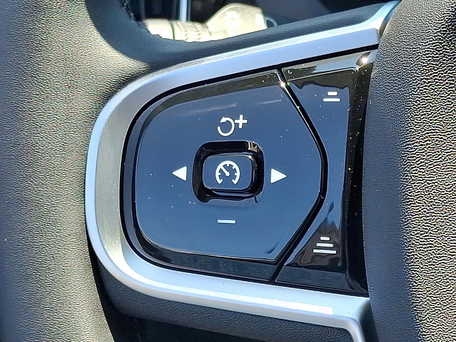 2025 Volvo XC60 Vehicle Photo in Trevose, PA 19053