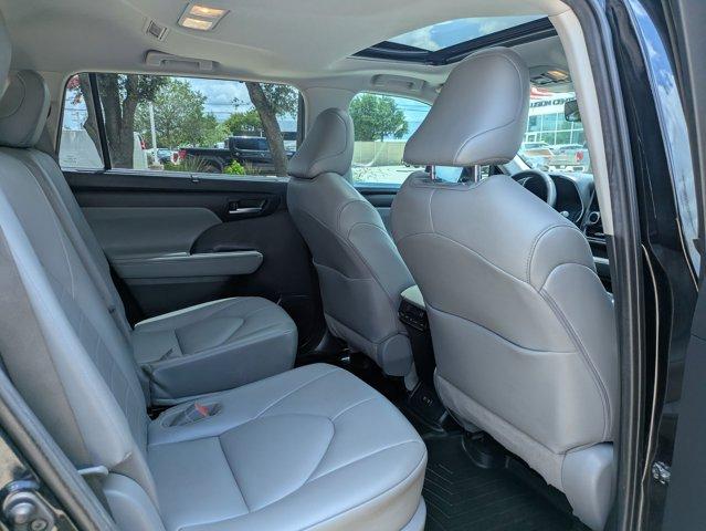 2021 Toyota Highlander Vehicle Photo in SELMA, TX 78154-1460