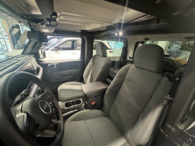 2025 Jeep Wrangler Vehicle Photo in Doylsetown, PA 18901
