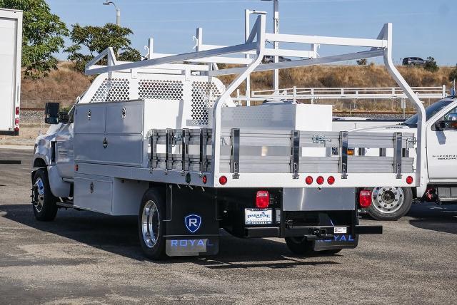 2023 Chevrolet Silverado Chassis Cab Vehicle Photo in VENTURA, CA 93003-8585