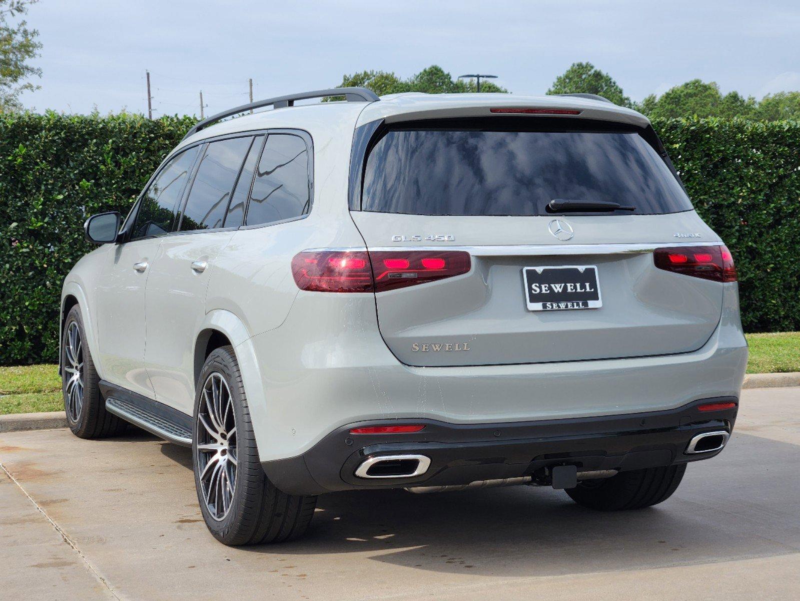 2025 Mercedes-Benz GLS Vehicle Photo in HOUSTON, TX 77079