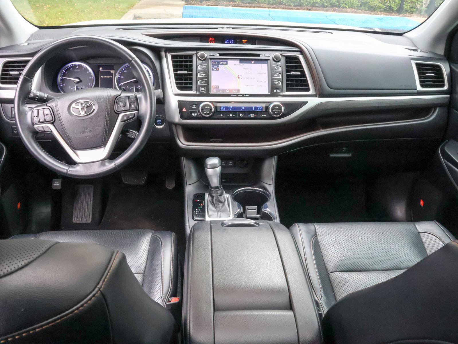 2019 Toyota Highlander Vehicle Photo in DALLAS, TX 75209-3095