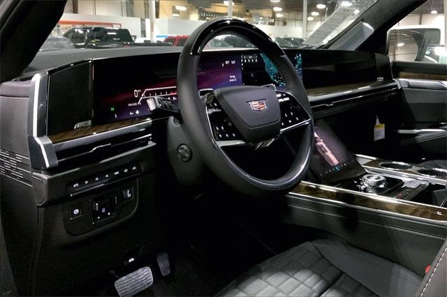 2025 Cadillac Escalade Vehicle Photo in KANSAS CITY, MO 64114-4545