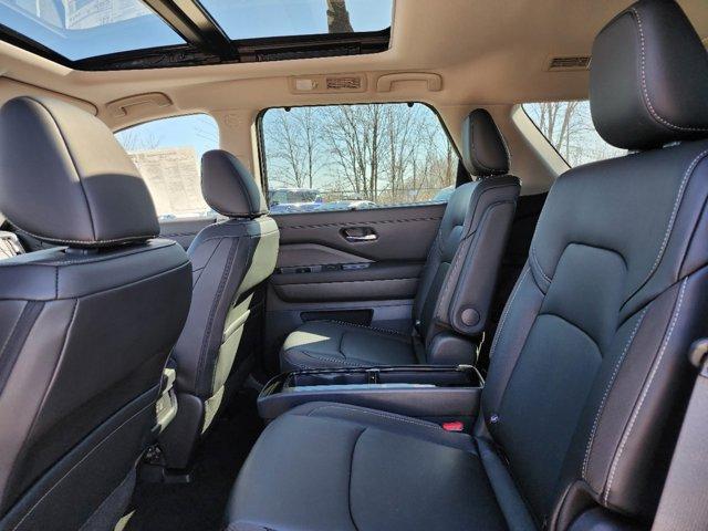2025 Nissan Pathfinder Vehicle Photo in Ardmore, PA 19003