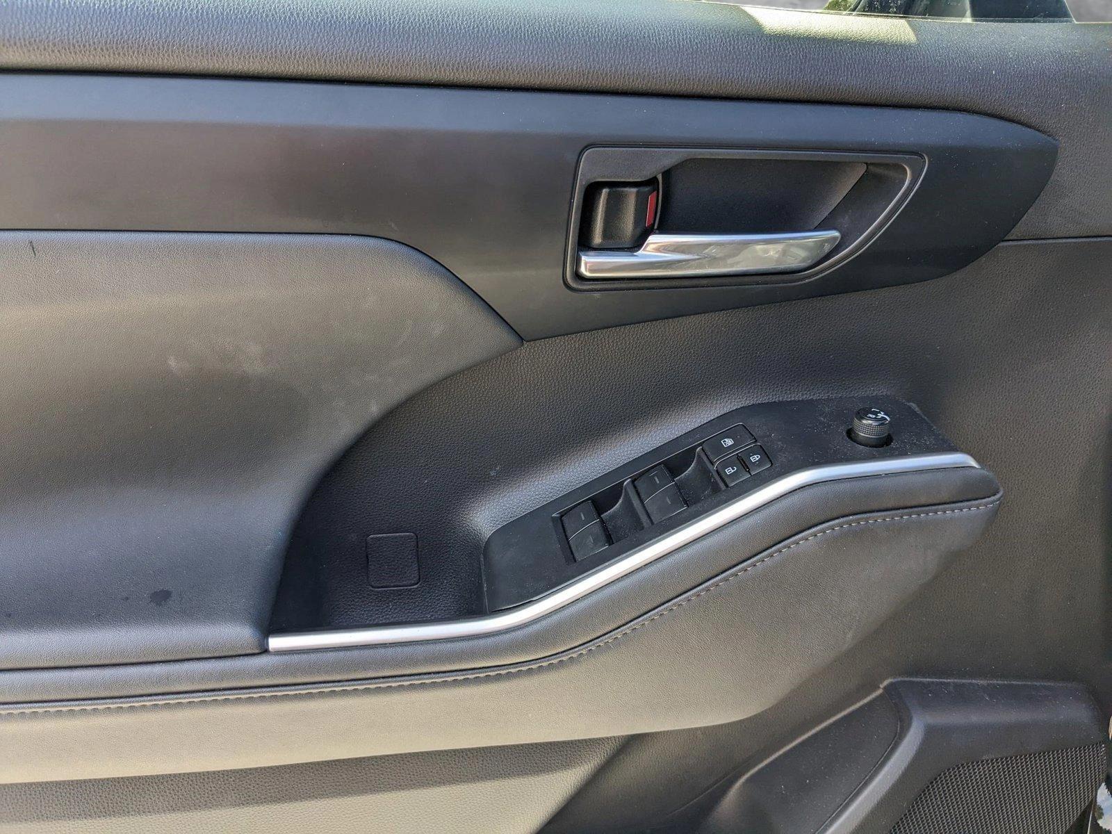 2022 Toyota Highlander Vehicle Photo in Davie, FL 33331