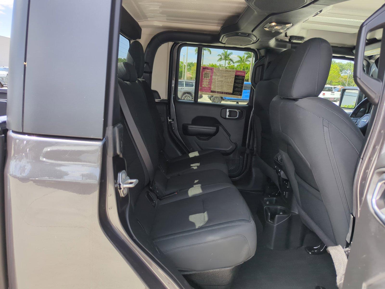 2021 Jeep Gladiator Vehicle Photo in Pembroke Pines, FL 33027