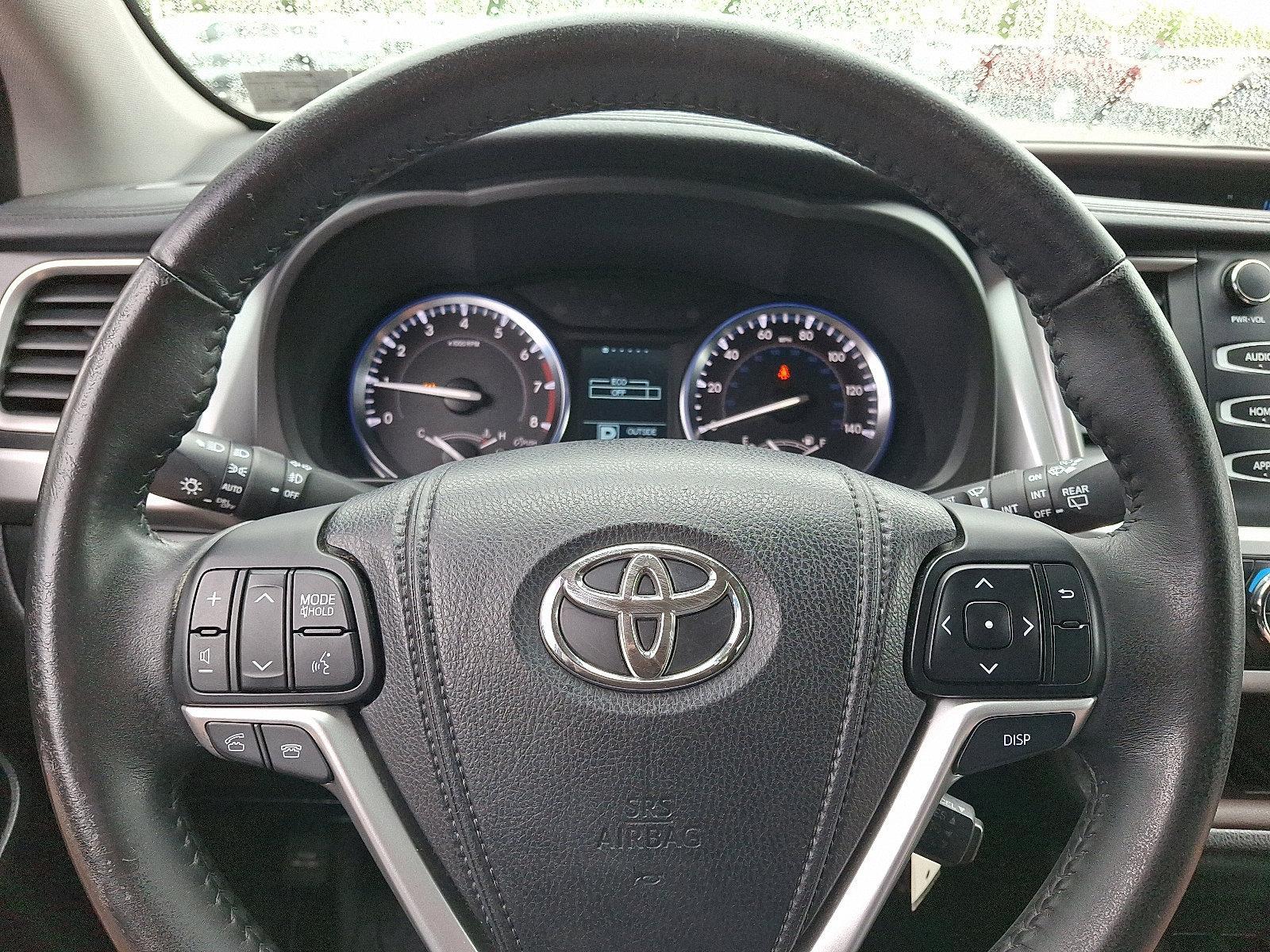 2015 Toyota Highlander Vehicle Photo in BETHLEHEM, PA 18017-9401