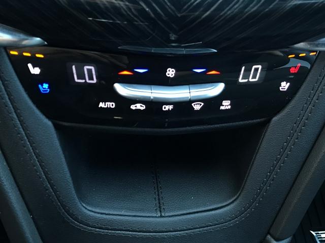 2024 Cadillac XT6 Vehicle Photo in GREEN BAY, WI 54303-3330