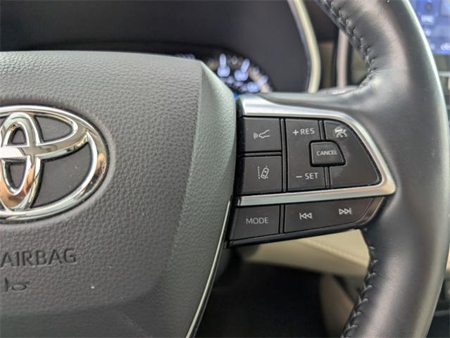 2021 Toyota Highlander Vehicle Photo in ENGLEWOOD, CO 80113-6708
