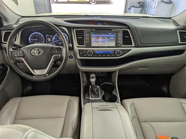 2019 Toyota Highlander Vehicle Photo in ENGLEWOOD, CO 80113-6708