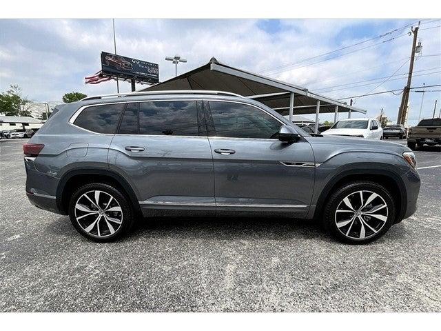 2024 Volkswagen Atlas Vehicle Photo in San Antonio, TX 78230