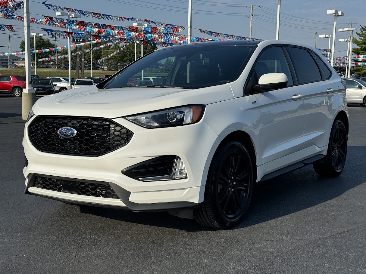 2022 Ford Edge Vehicle Photo in BOONVILLE, IN 47601-9633