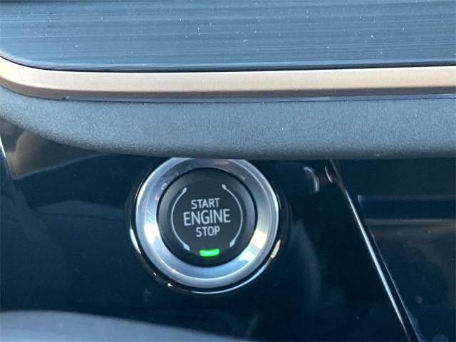 2024 Buick Envision Vehicle Photo in GOODYEAR, AZ 85338-1310