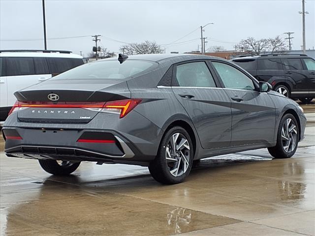 2025 Hyundai ELANTRA Vehicle Photo in Peoria, IL 61615