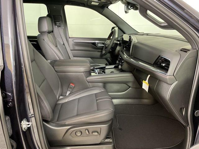 2025 Chevrolet Suburban Vehicle Photo in PHOENIX, AZ 85014-3381