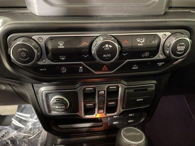 2022 Jeep Gladiator Vehicle Photo in PHOENIX, AZ 85014-3381
