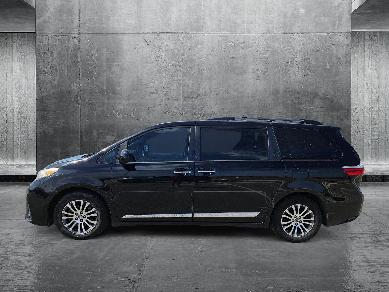 2019 Toyota Sienna Vehicle Photo in Austin, TX 78728