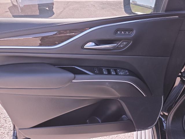 2024 Cadillac Escalade Vehicle Photo in NEDERLAND, TX 77627-8017