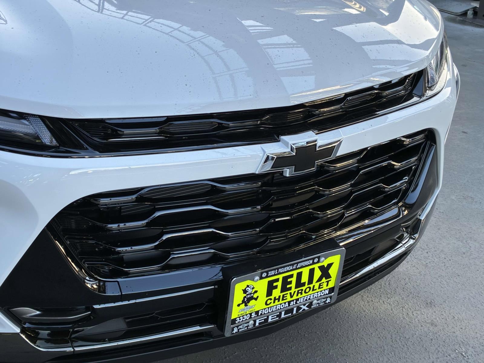 2025 Chevrolet Trax Vehicle Photo in LOS ANGELES, CA 90007-3794