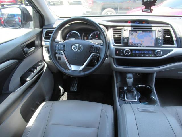 2018 Toyota Highlander Vehicle Photo in LEESBURG, FL 34788-4022