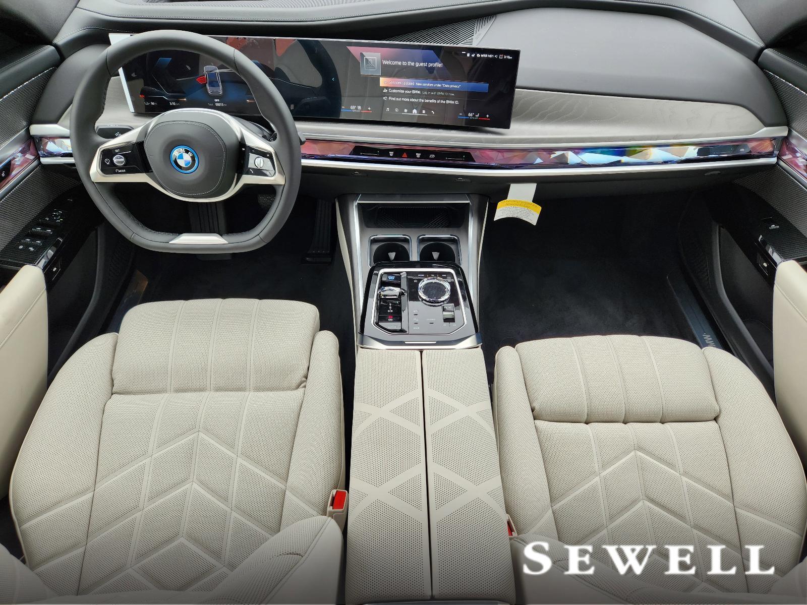 2025 BMW i7 Vehicle Photo in PLANO, TX 75024