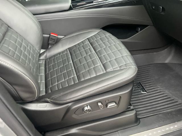 2024 Cadillac Escalade ESV Vehicle Photo in San Antonio, TX 78230-1001