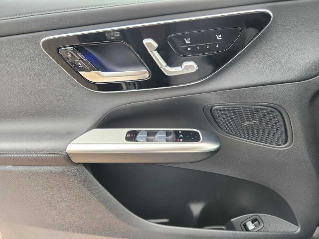 2025 Mercedes-Benz GLC Vehicle Photo in HOUSTON, TX 77079