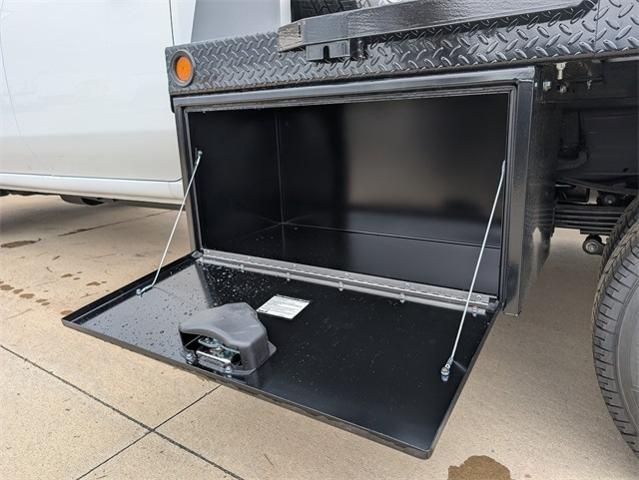 2025 Chevrolet Silverado 3500 HD CC Vehicle Photo in ENGLEWOOD, CO 80113-6708