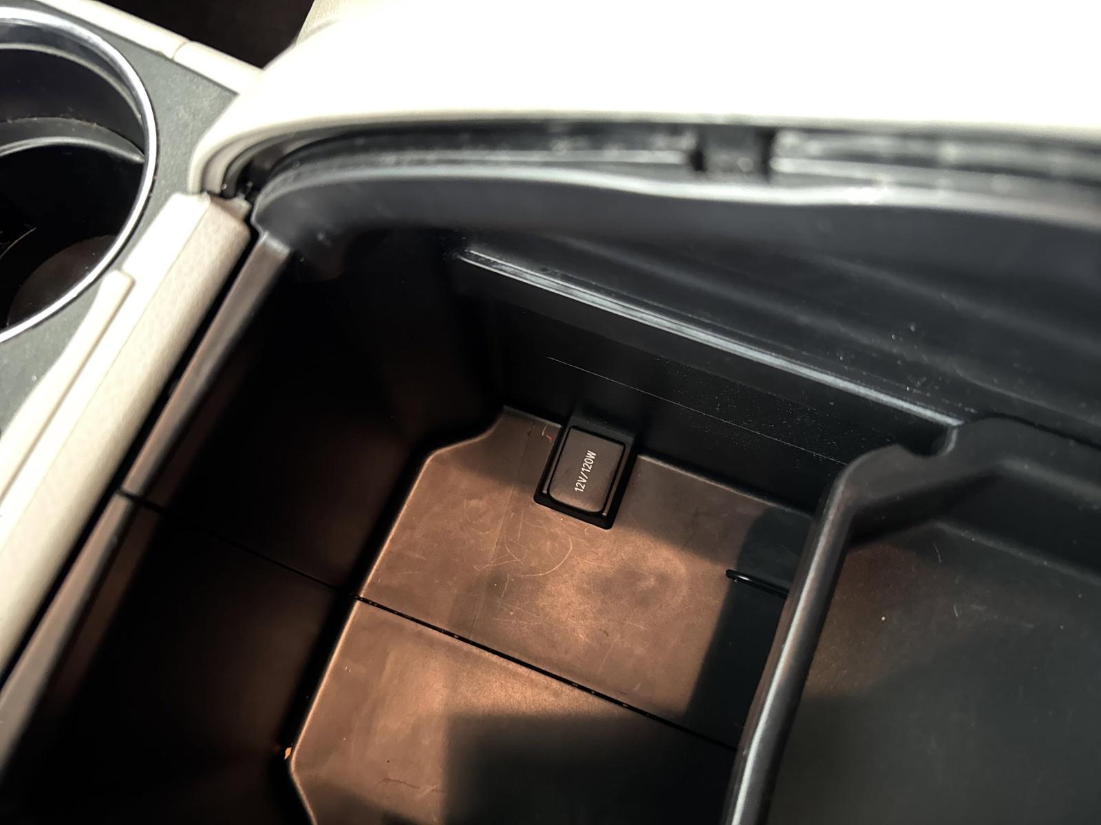 2019 Toyota Highlander Vehicle Photo in GEORGETOWN, TX 78626-7508