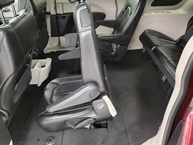 2023 Chrysler Pacifica Vehicle Photo in Kaukauna, WI 54130