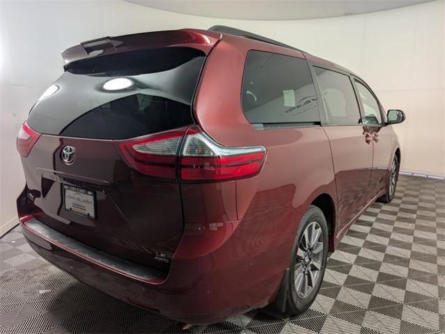 2018 Toyota Sienna Vehicle Photo in ENGLEWOOD, CO 80113-6708