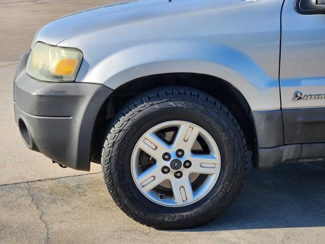 2005 Ford Escape Vehicle Photo in DENTON, TX 76210-9321