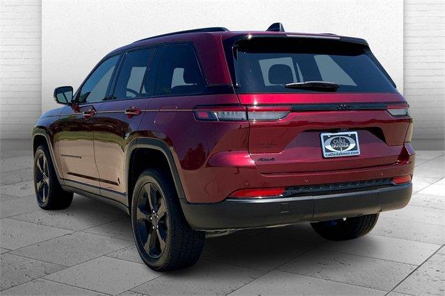 2023 Jeep Grand Cherokee Vehicle Photo in TOPEKA, KS 66609-0000