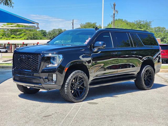 2024 GMC Yukon XL Vehicle Photo in DENTON, TX 76210-9321