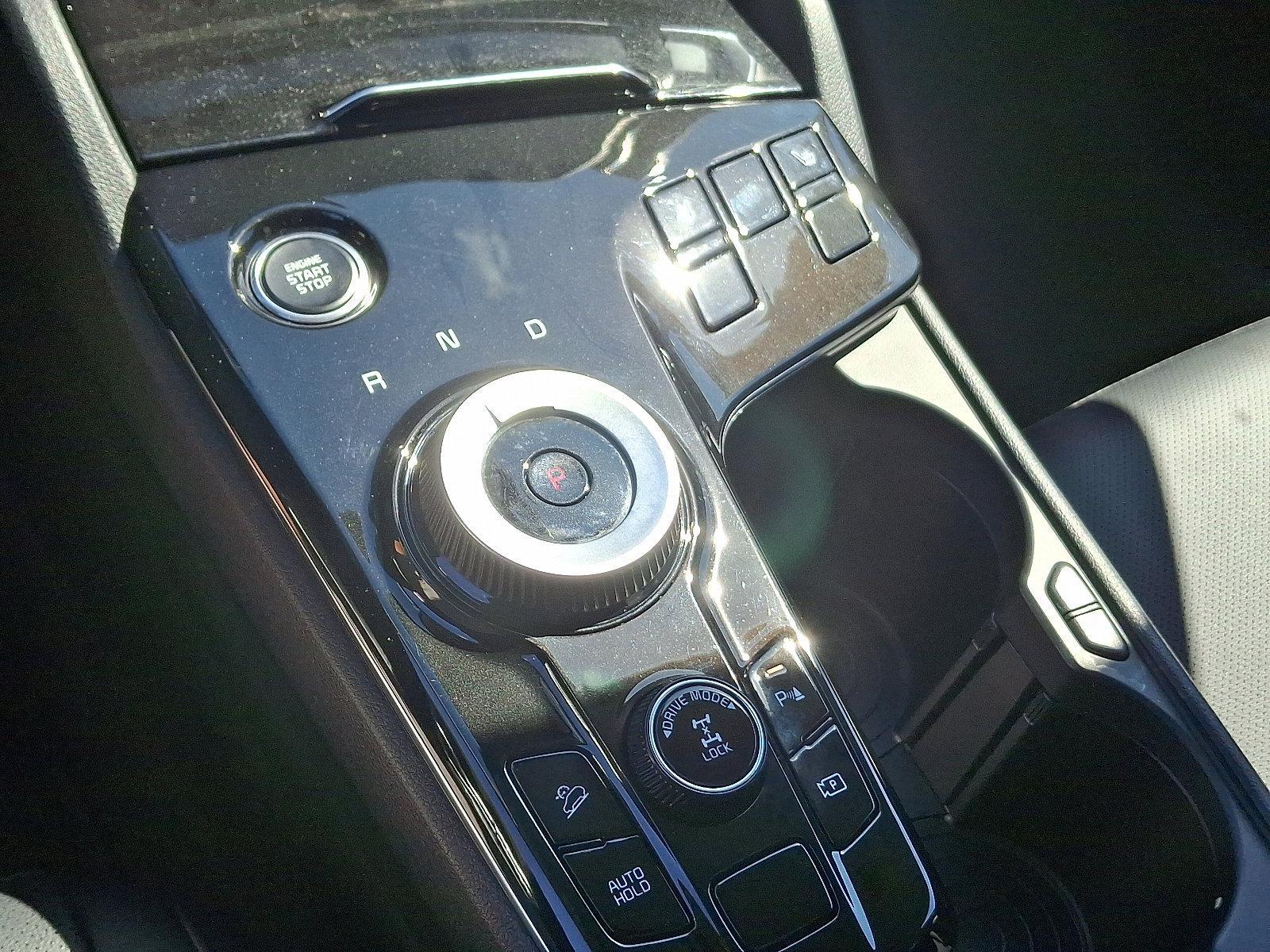 2024 Kia Sportage Hybrid Vehicle Photo in Trevose, PA 19053
